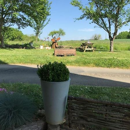 « Le Vieux Hangar » Gite A La Ferme Truffe エクステリア 写真