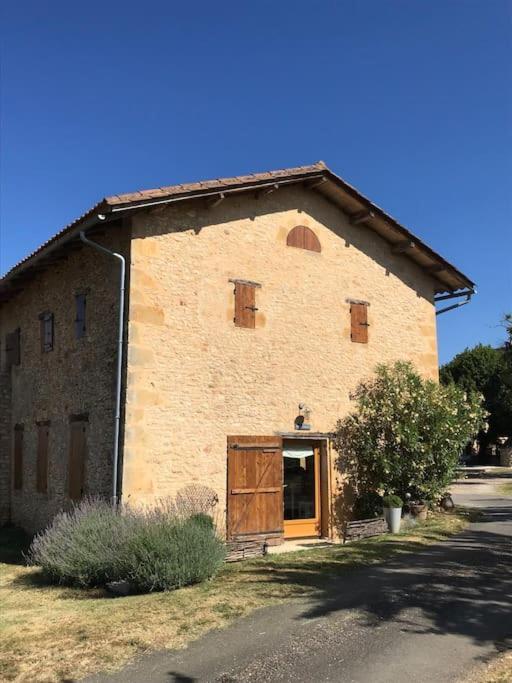 « Le Vieux Hangar » Gite A La Ferme Truffe エクステリア 写真